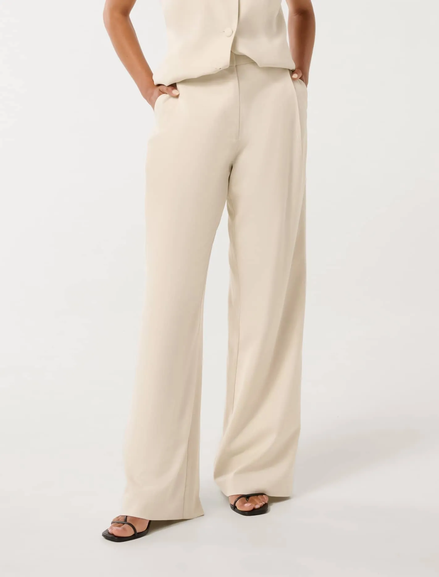 Daniela Petite Wide Leg Pants